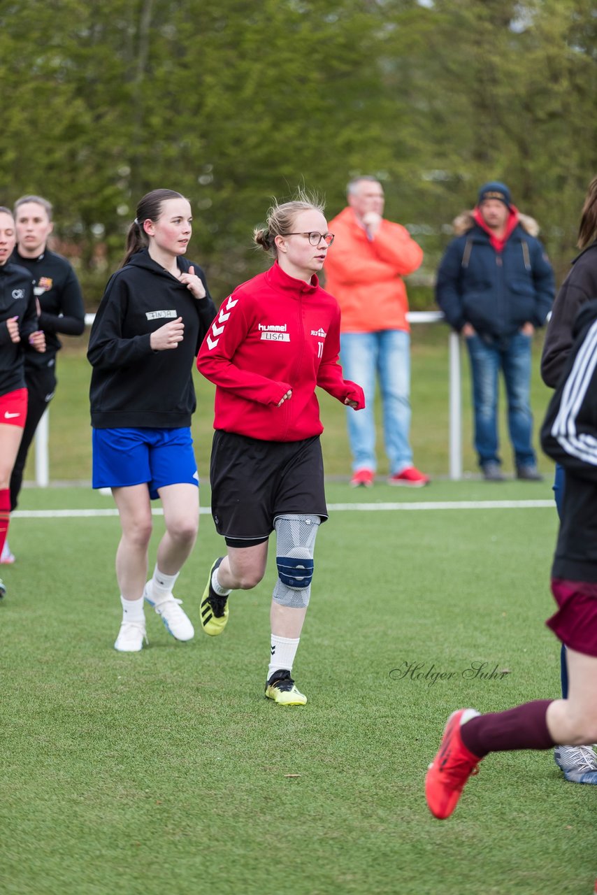 Bild 83 - Co-Trainerin der Frauen Nationalmannschaft Britta Carlson in Wahlstedt